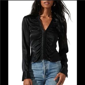 Astr Elegant Black Ruched Blouse